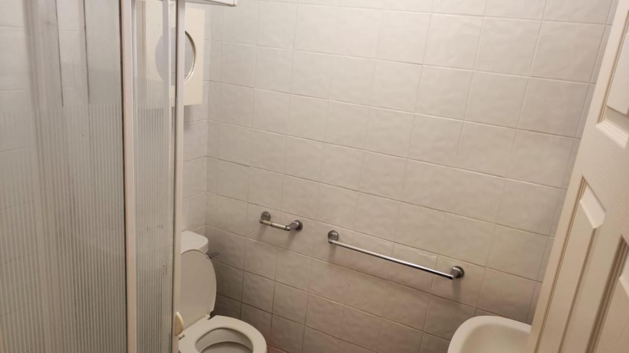Budget-Friendly Self-Serve Lodging Голвей Екстер'єр фото