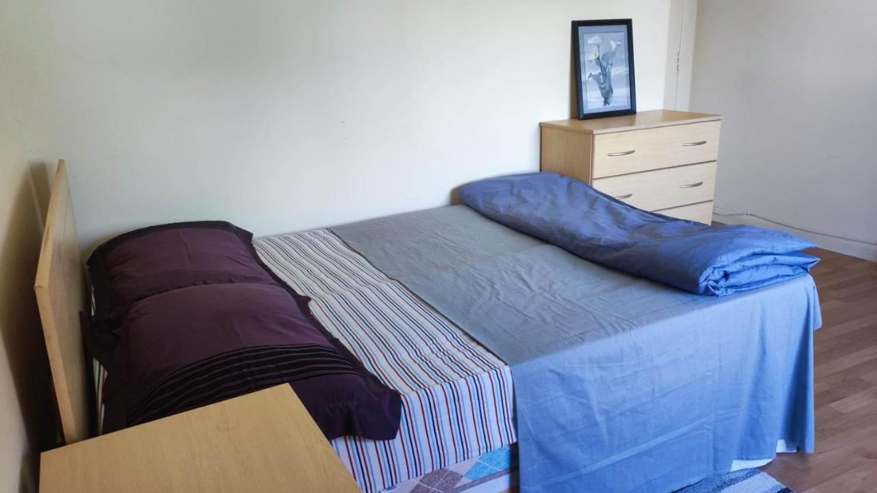 Budget-Friendly Self-Serve Lodging Голвей Екстер'єр фото