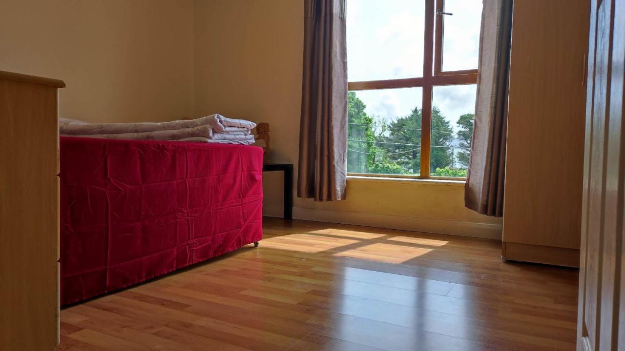 Budget-Friendly Self-Serve Lodging Голвей Екстер'єр фото